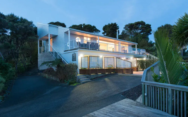 Russell View Apartments