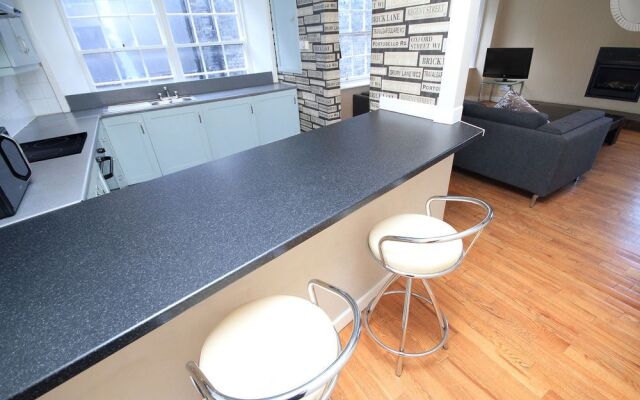 Dame Street Luxury Penthouse