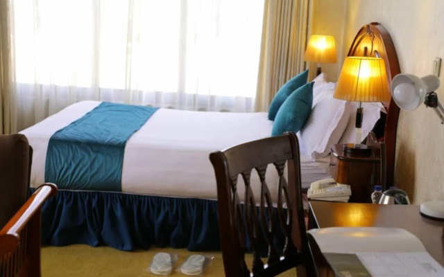 Platinum Hotel