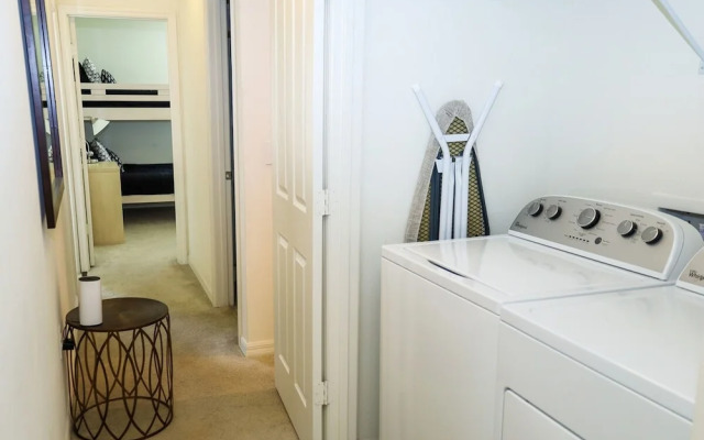 Amazing 4 Bedroom House Near Disney