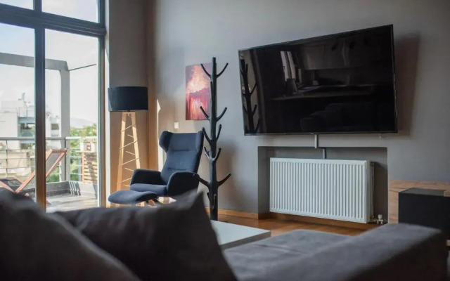 Minimal Brand New Loft next to Subway