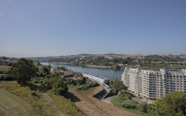 Liiiving -Luxury River View Apartment VI