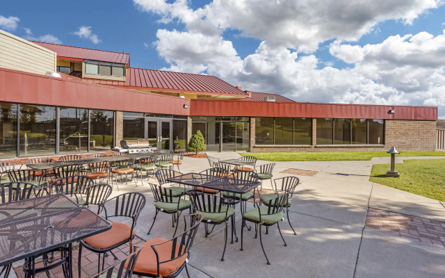 Best Western Plus Landmark Inn