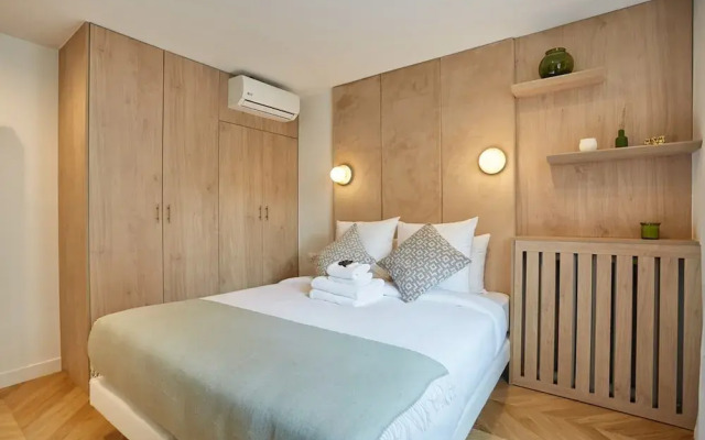 Apartment in the Center of Paris
