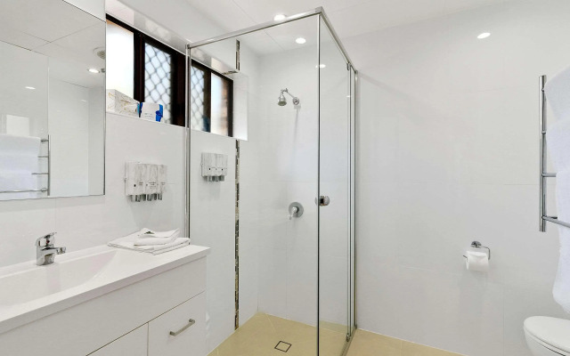 Quality Hotel Robertson Gardens