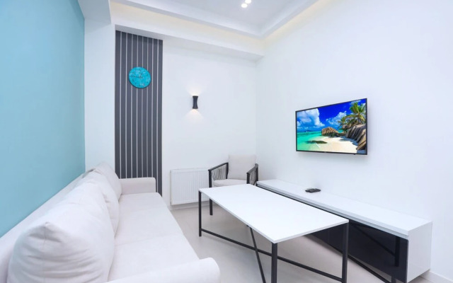Stay inn on Amiryan 26/4