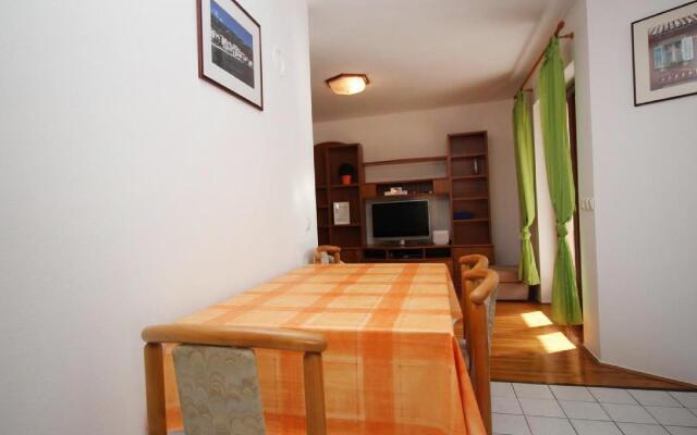 Sersic - Two Bedroom