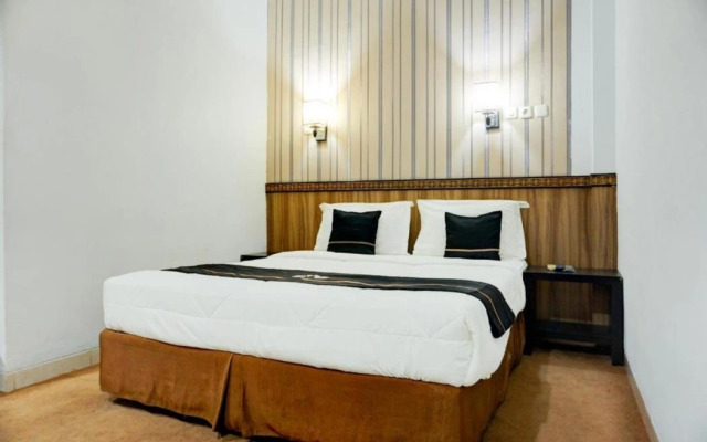 Collection O R.Sukamto Near Palembang Trade Center Mall