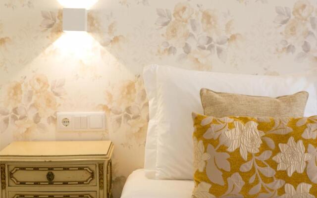 Suites Amalia Guesthouse near to Rossio Square
