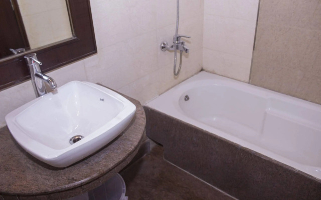 Fabhotel Broadway Inn Nehru Place