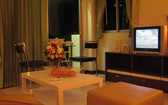 The Room Resort Apartment