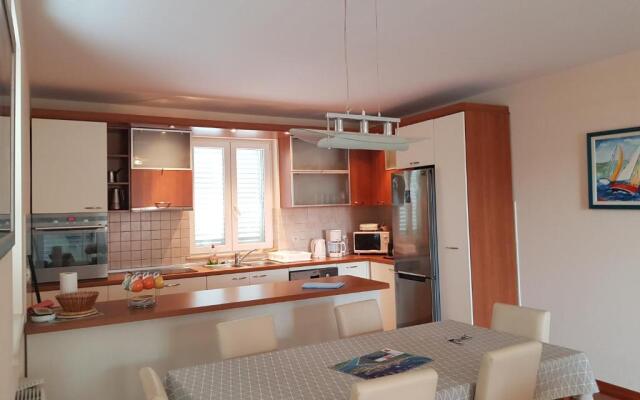 Apartments Laus