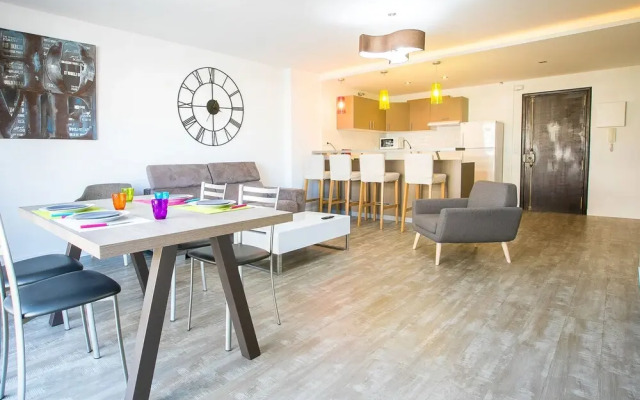 OleHolidays 111 Centro Puerto Banús 50 m. Playa