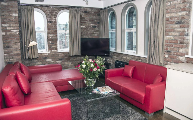 Base Serviced Apartments - Sir Thomas Street