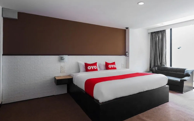 OYO 937 The​ Unique​ S​ Hotel​