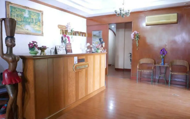 Max One Hotel