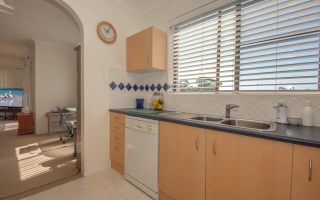 Victory Court, 6/3-7 Columbia Close 'Pelican Shores'