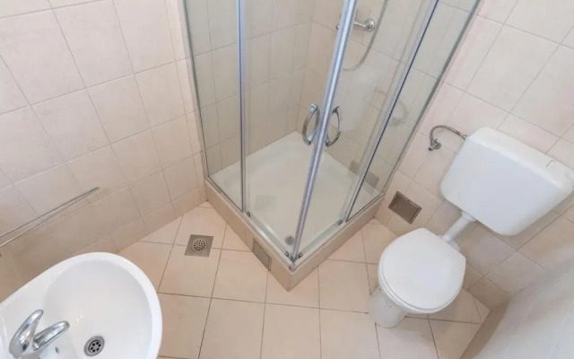 Amazing Home in Kuciste With Sauna, Wifi and 9 Bedrooms