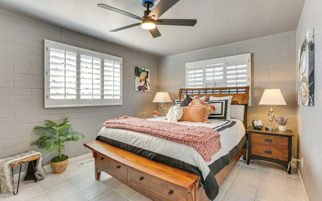 Half-mi to Scottsdale Stadium: Remodeled Home!