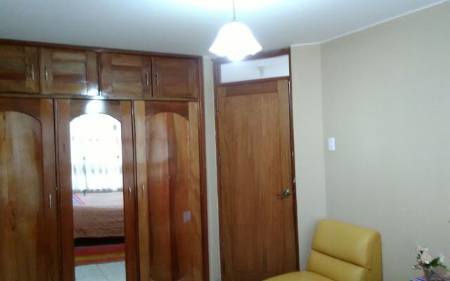 Shanell House - Hostel