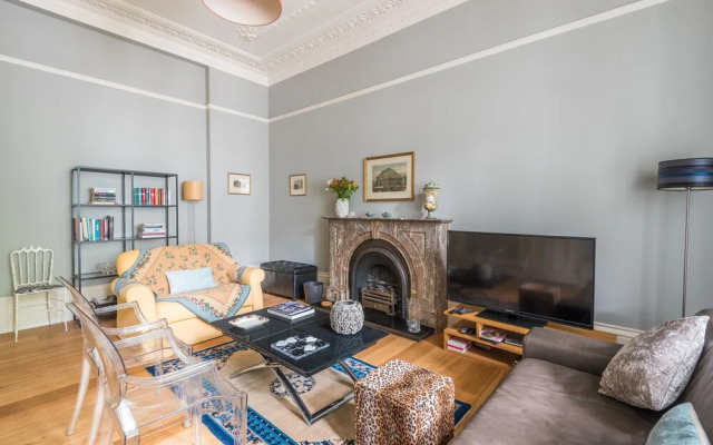 Lovely Chelsea Home near The Thames