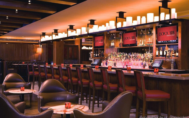 Hotel Indigo Boston - Newton Riverside