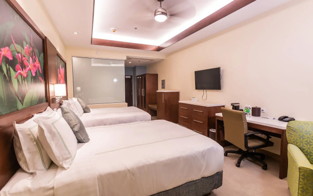 Surfrider Resort Hotel