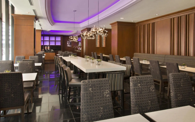 Residence Inn by Marriott Toronto Downtown / Entertainment District