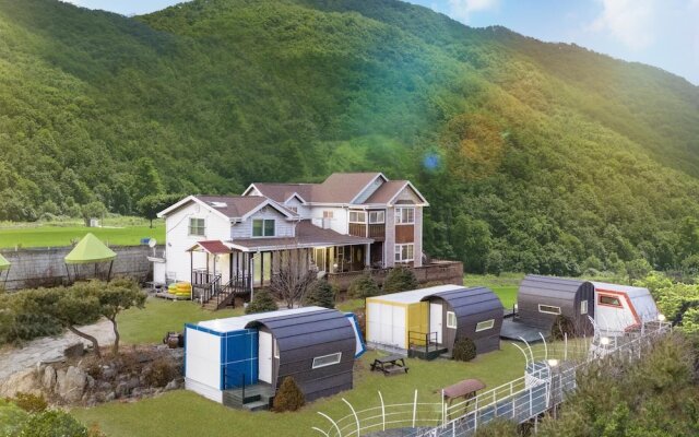 Gapyeong Poongkyungmaru Pension