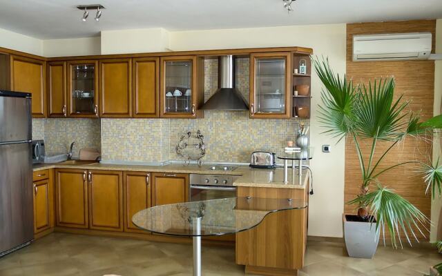 FM Deluxe 2-BDR Apartment - Varna Port