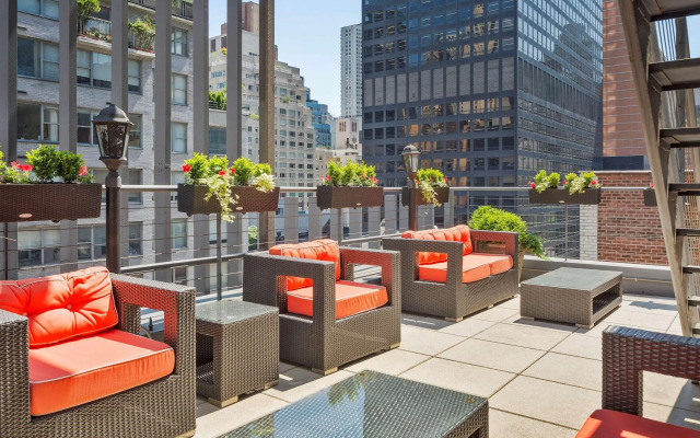 The Carvi Hotel New York, Ascend Hotel Collection