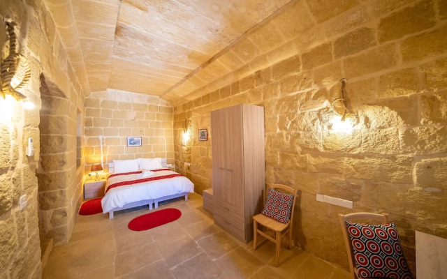 Ta' Pinu B&B