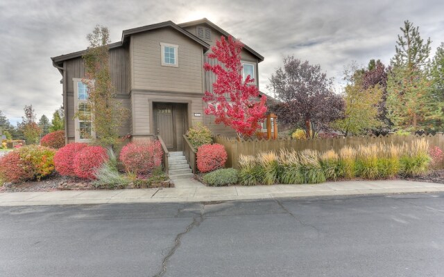 Vantage Point 3 Bedroom Townhouse by Redawning