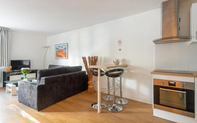 Nice Flat 5 min walking from the sea