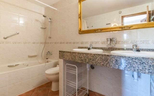 Exotic Villa in Calonge With Swimming Pool