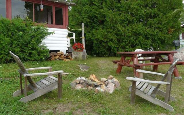 Bruce Bay Cottages & Lighthouse