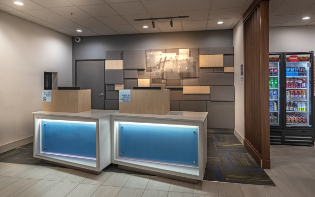 Holiday Inn Express & Suites N Waco Area - West by IHG