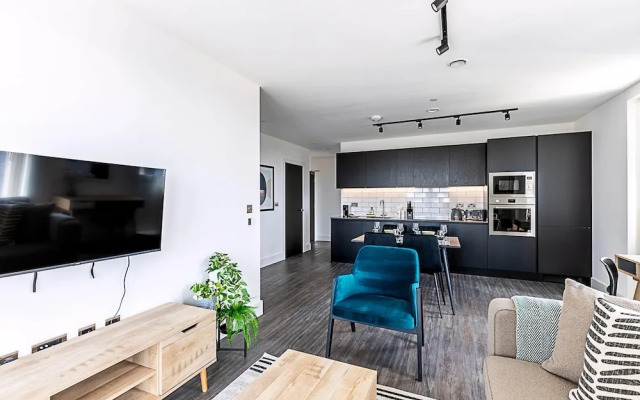 Luxurious West London Apartment