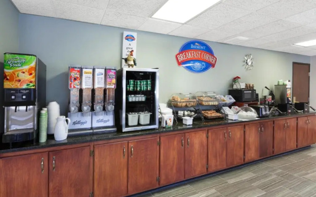 Baymont Inn & Suites Midland