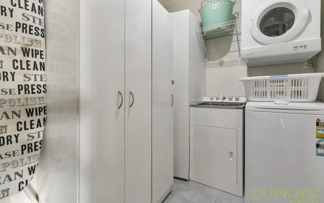 Qv Spacious Waterfront Apartment - 791