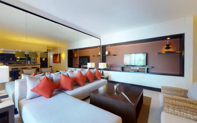 Aldea Thai 221 By Lockey