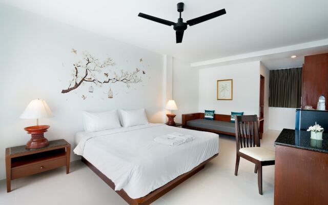 Hill Myna Holiday Park & Cafe