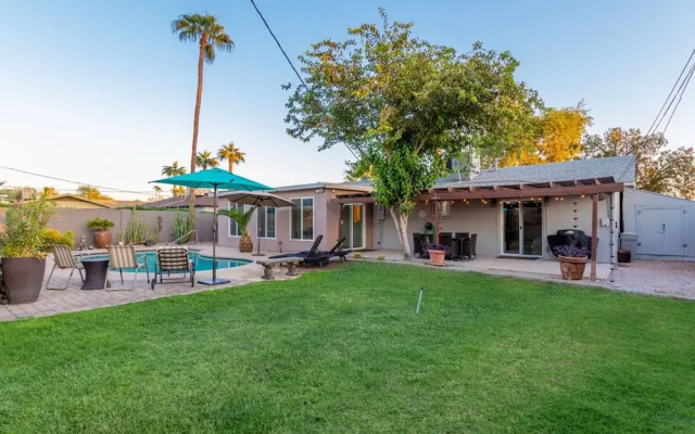 Sunset ASU Private Pool Updated Kitchen Baths