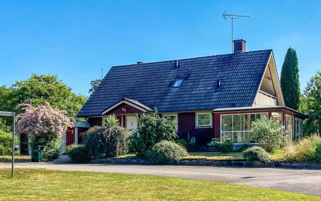 Awesome Home in Vittaryd With 5 Bedrooms and Wifi