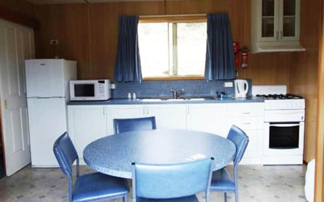 Hobart Bush Cabins