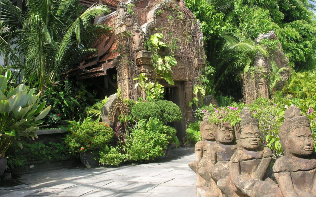 White House Beach Resort And Spa