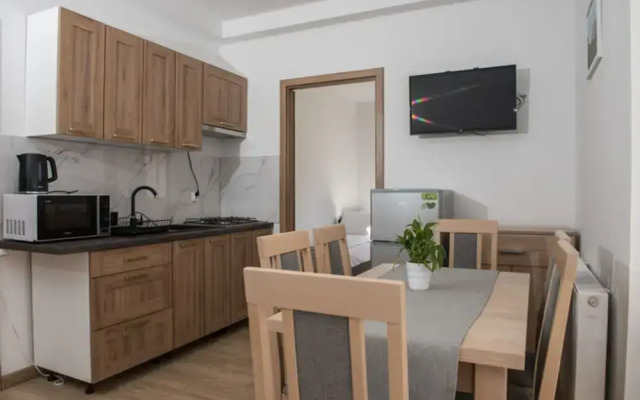 2 Bedroom Holiday Apartment, Pool