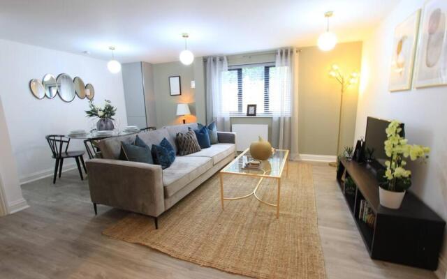 Cabot Mews Apartment 2