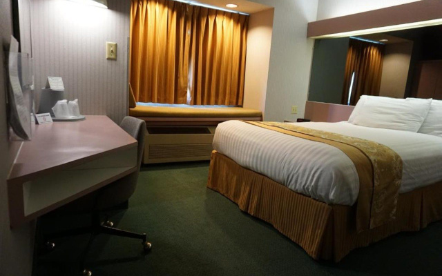 CenterWay Hotel Buffalo North Near University