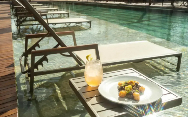 Nanii Hotel